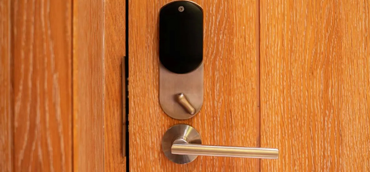 Automatic Locking Door Knob Piedmont